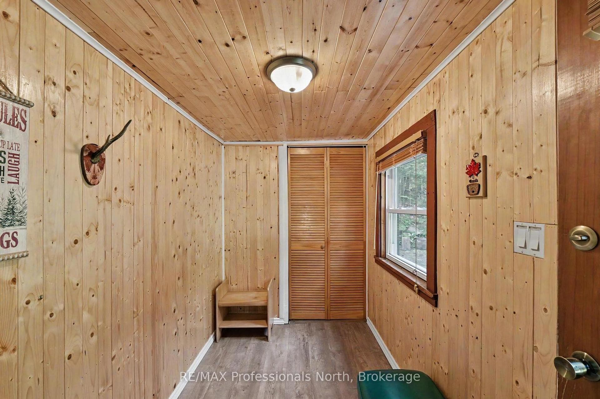 Spacious Foyer with Water Closet