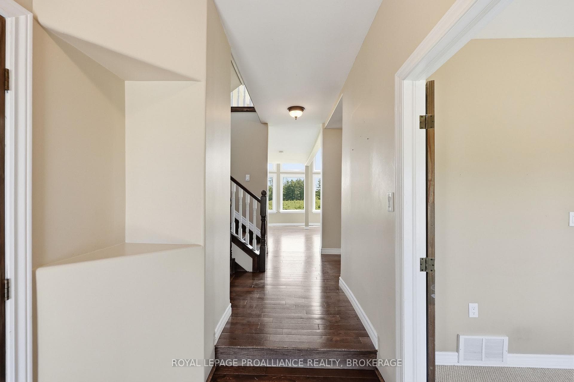 1461 English Way photo 12