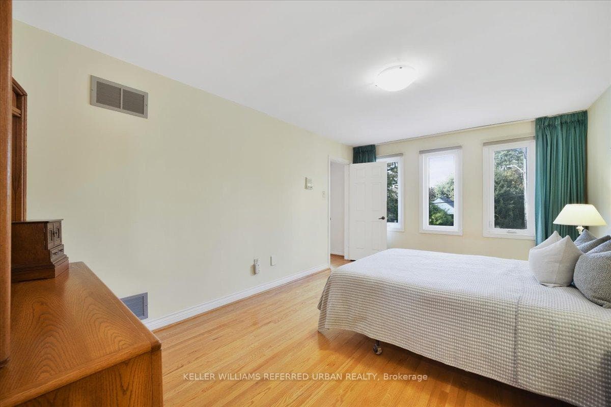 57 Hounslow Avenue photo 23