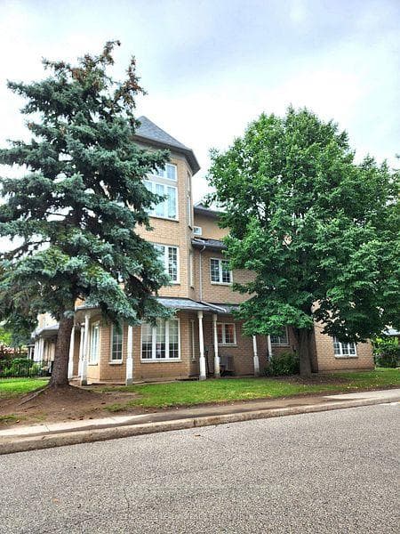 3A - Spacious Townhome