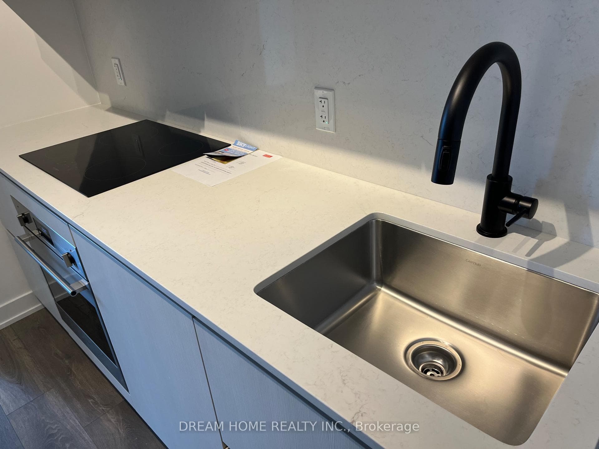 108 Peter Street Unit 1205 photo 9