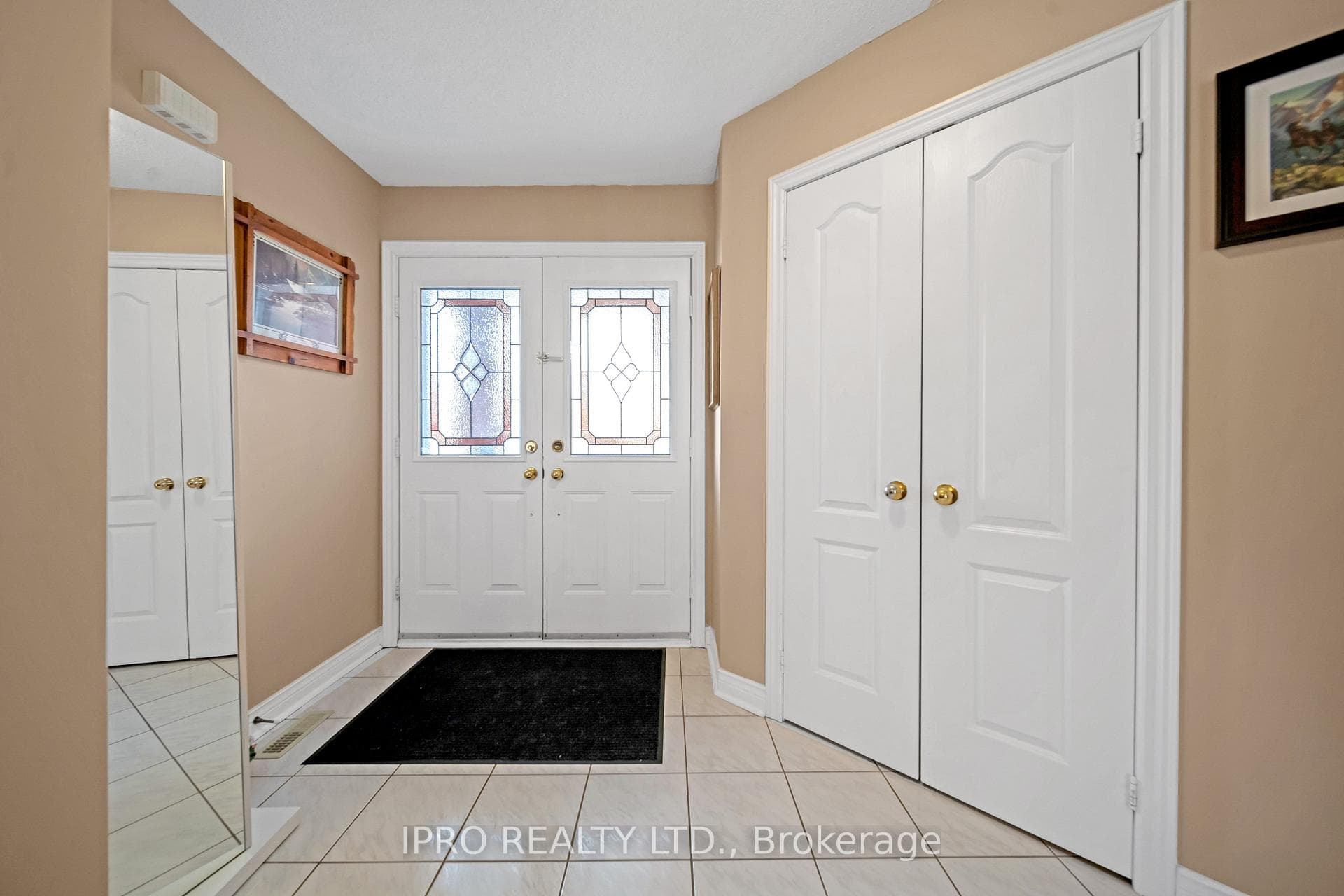 51 Tipton Crescent photo 5