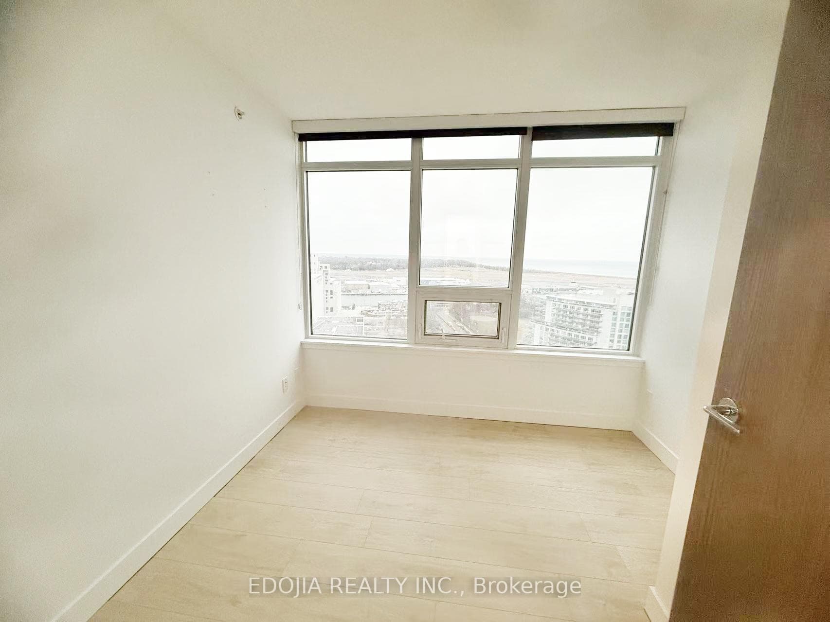 17 Bathurst Street Unit 2615 photo 10