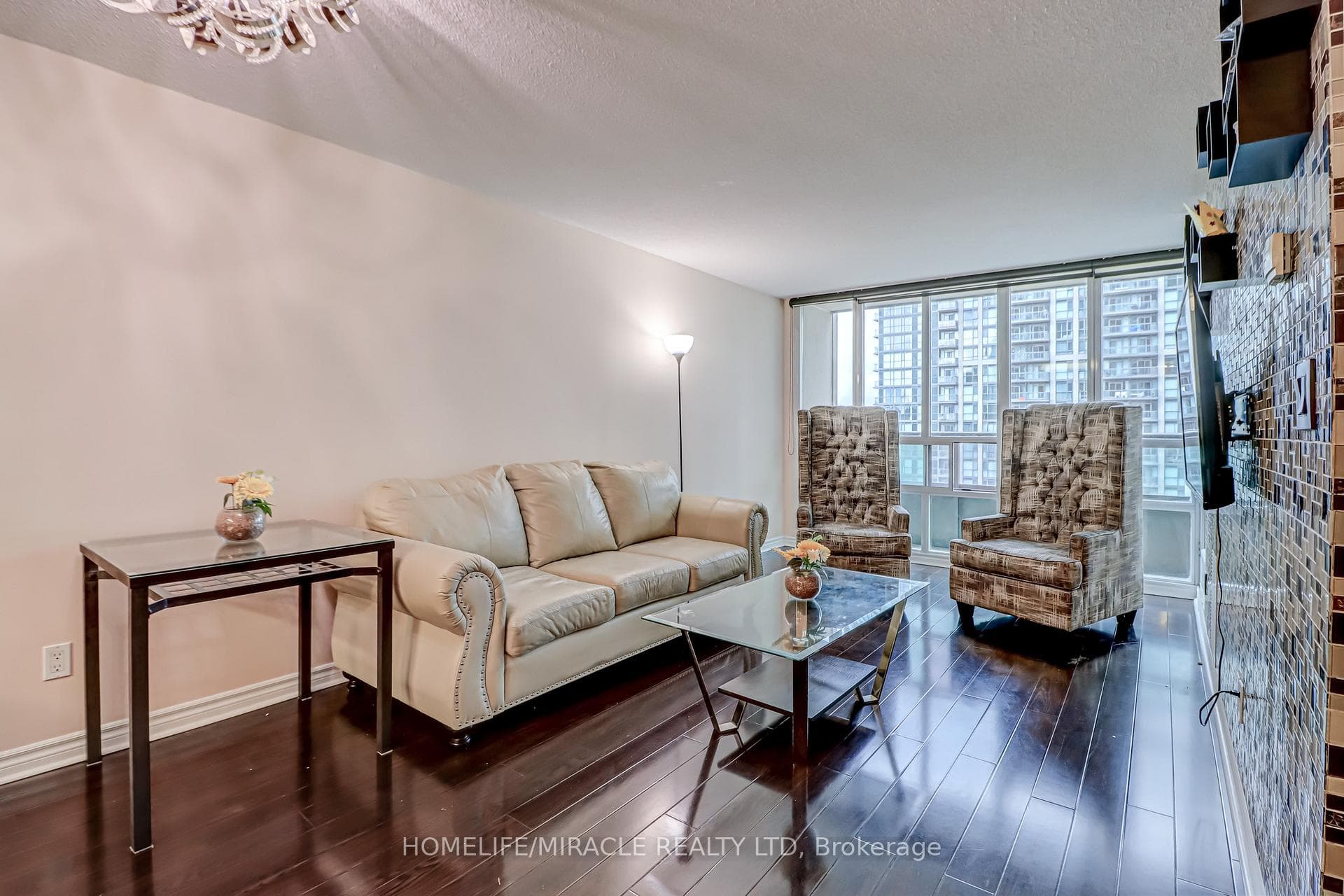 335 Rathburn Road Unit 1002 photo 4