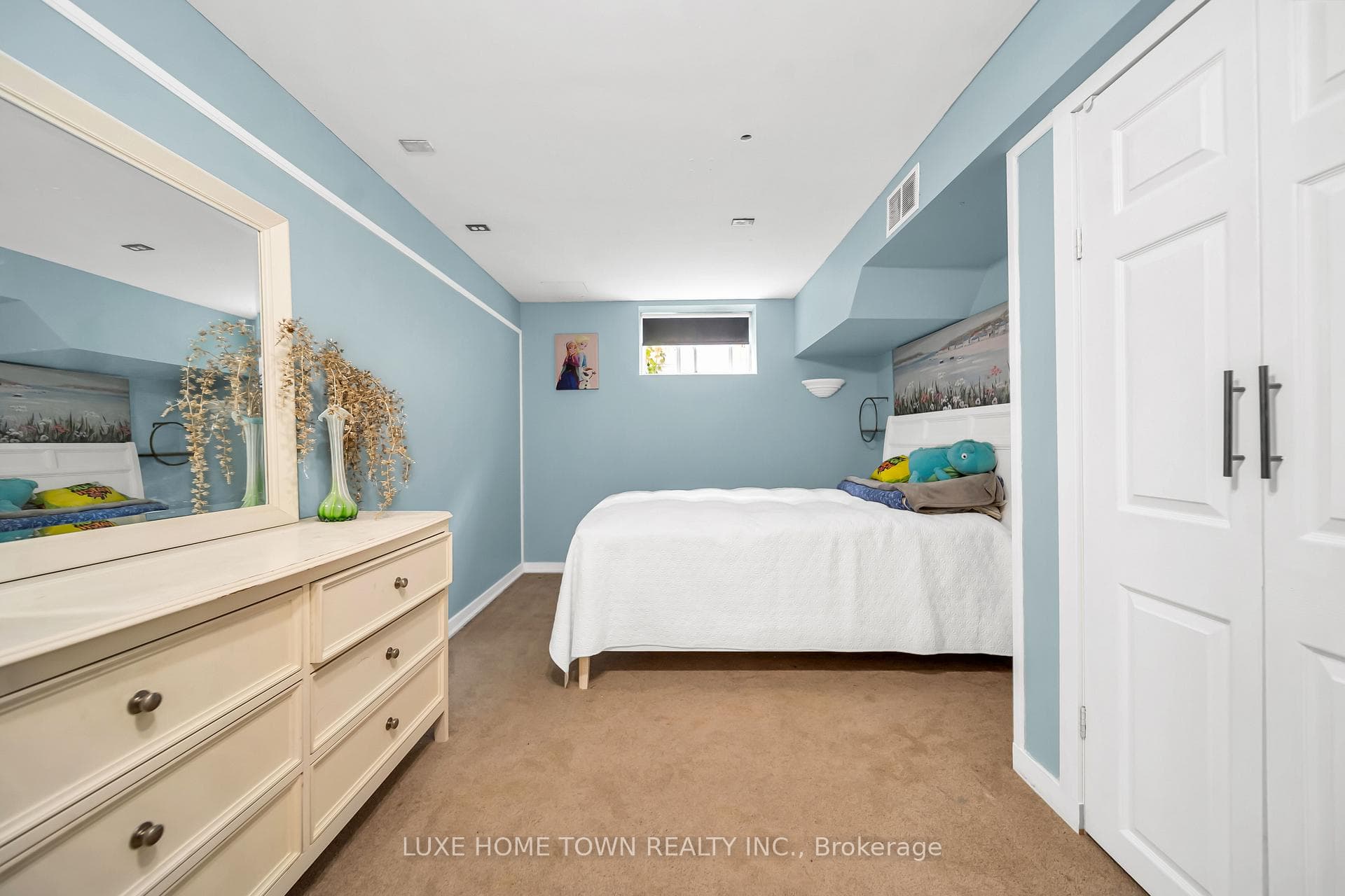 27 Fraserwood Court photo 42