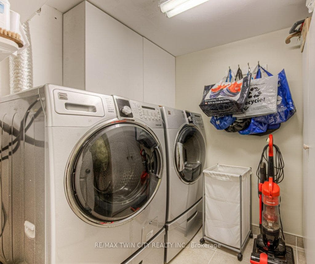 150 Queen Street Unit 305 photo 13