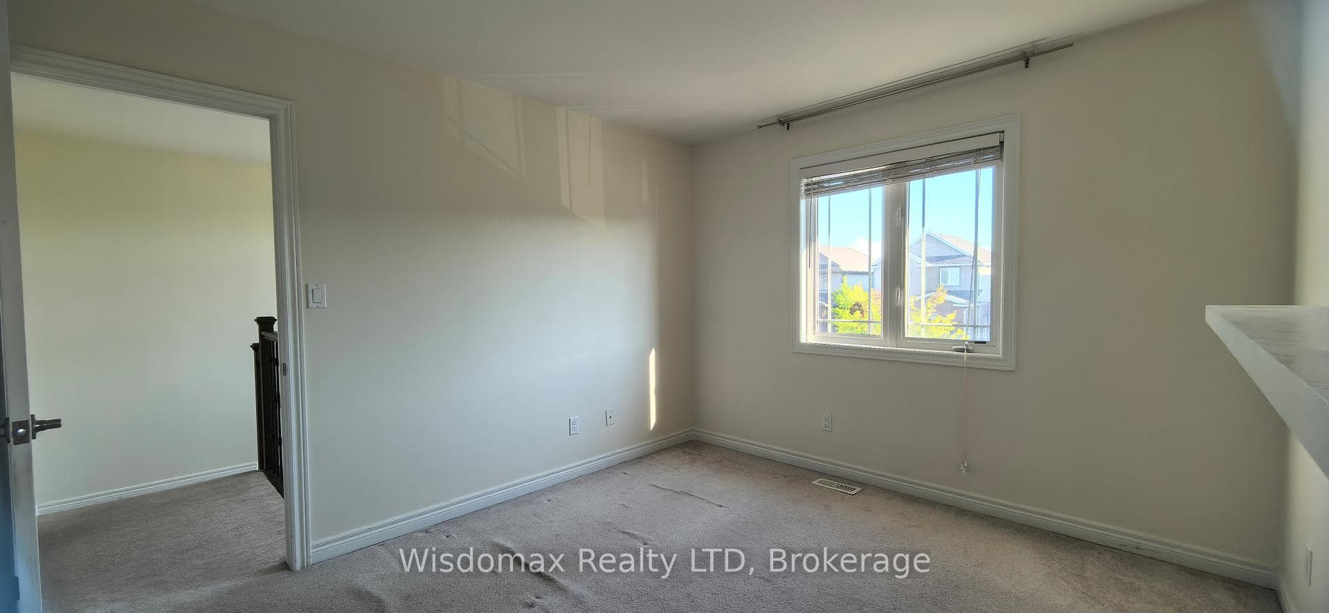 8429 KELSEY Crescent Unit Upper unit photo 12