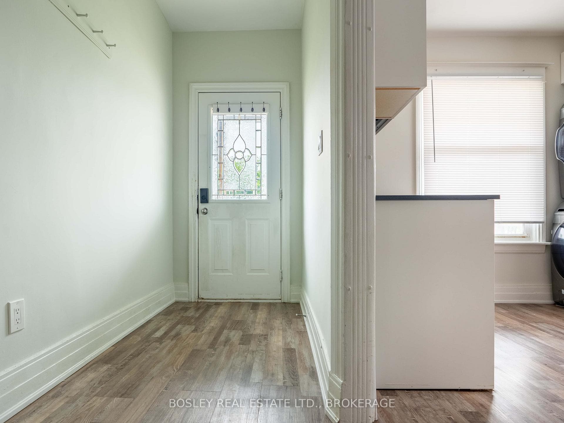 5 Herrick Avenue photo 2