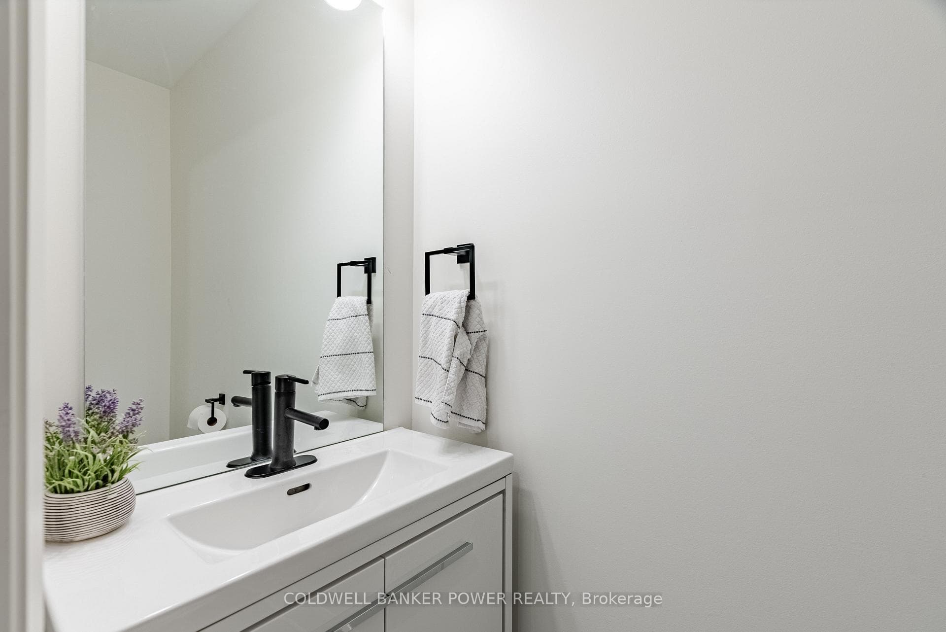 903 UPPERPOINT Avenue photo 14
