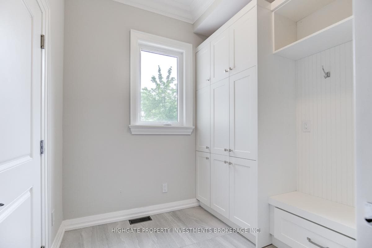 1344 Waverly Avenue photo 5