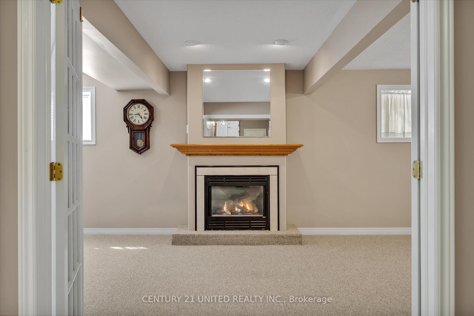 1329 White Crescent photo 31