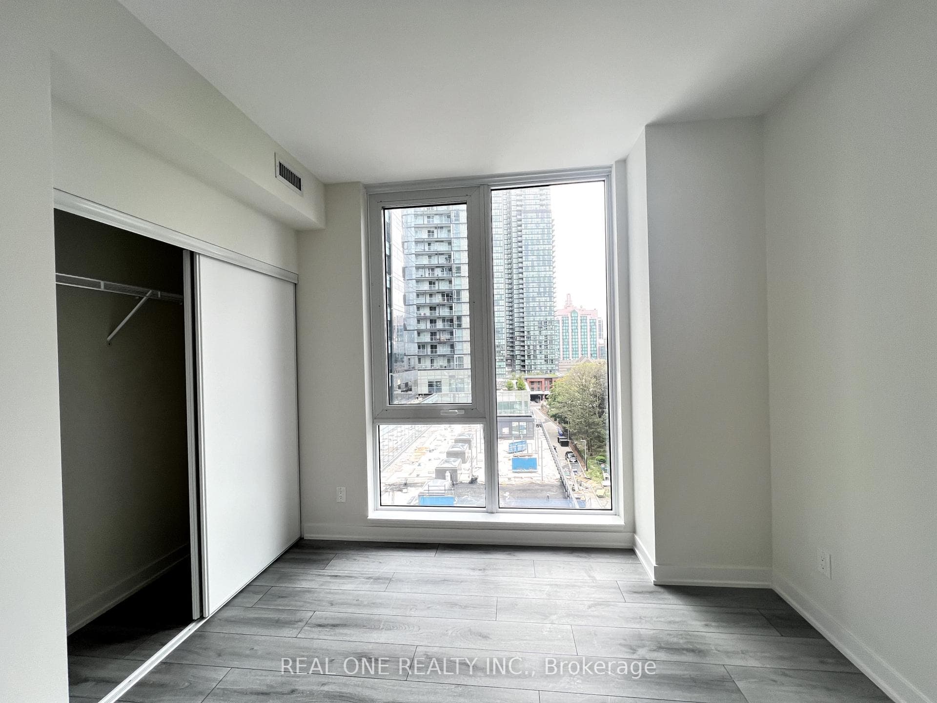 5220 yonge Street Unit 605 photo 10