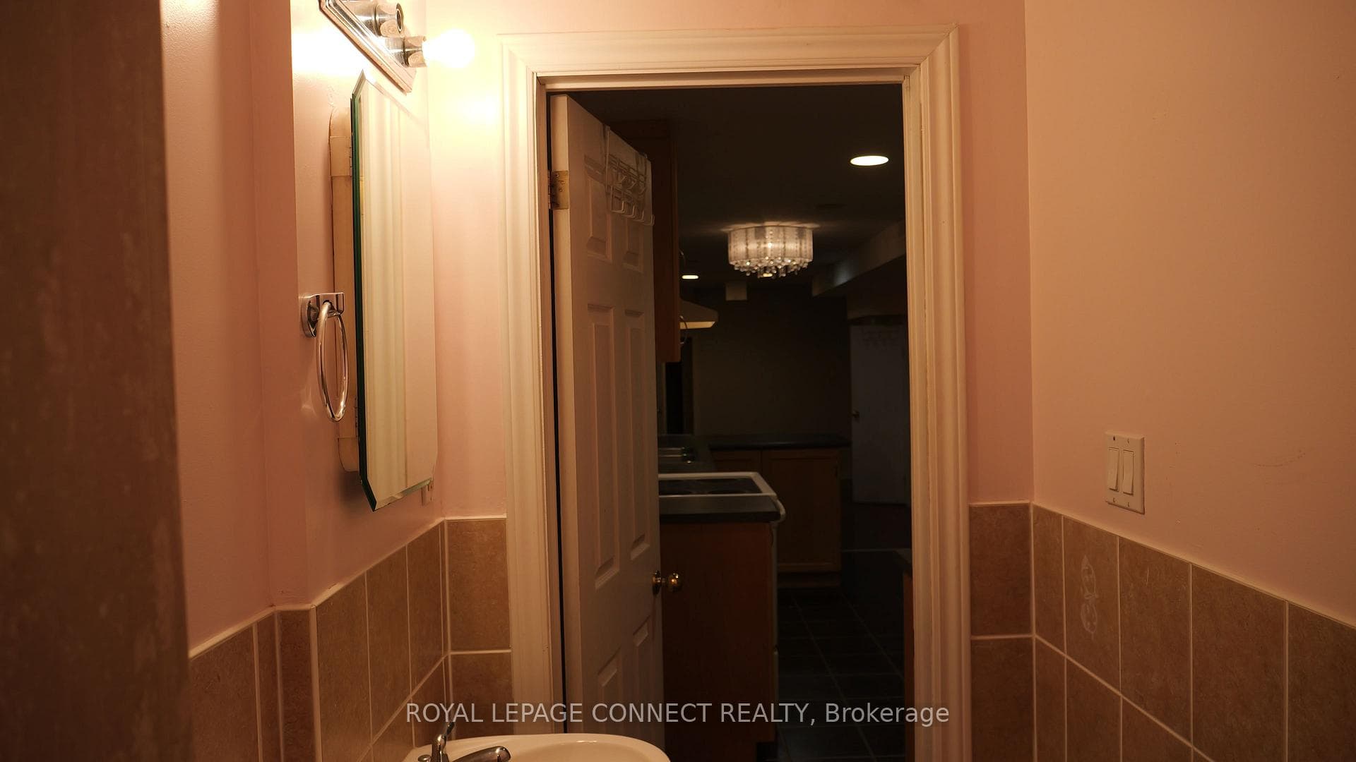 302 Springdale Boulevard Unit Bsmt photo 19