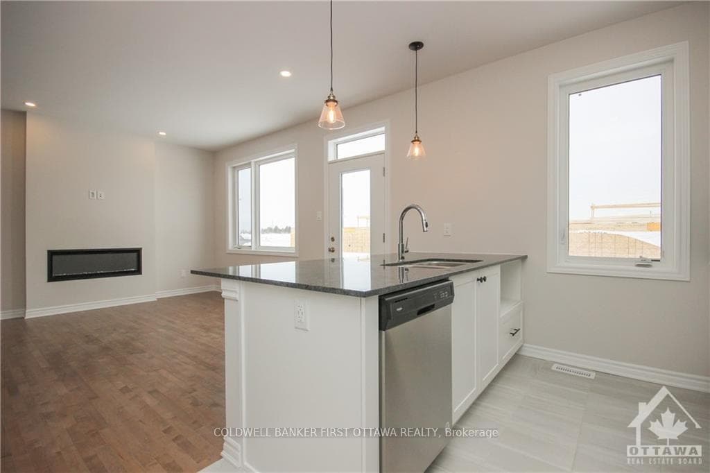 72 FOCALITY Crescent photo 12