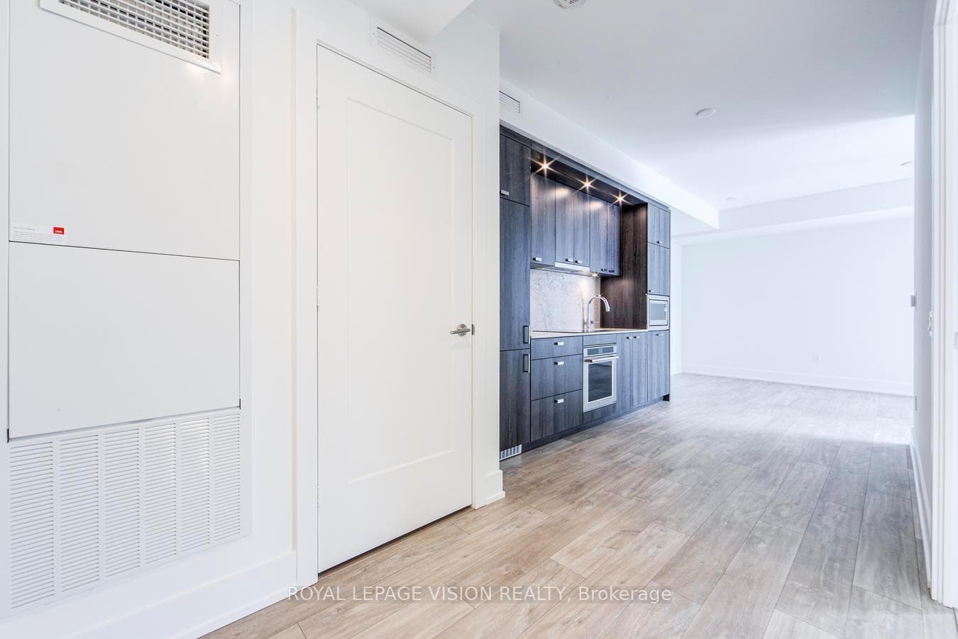 858 Dupont Street Unit 301 photo 9