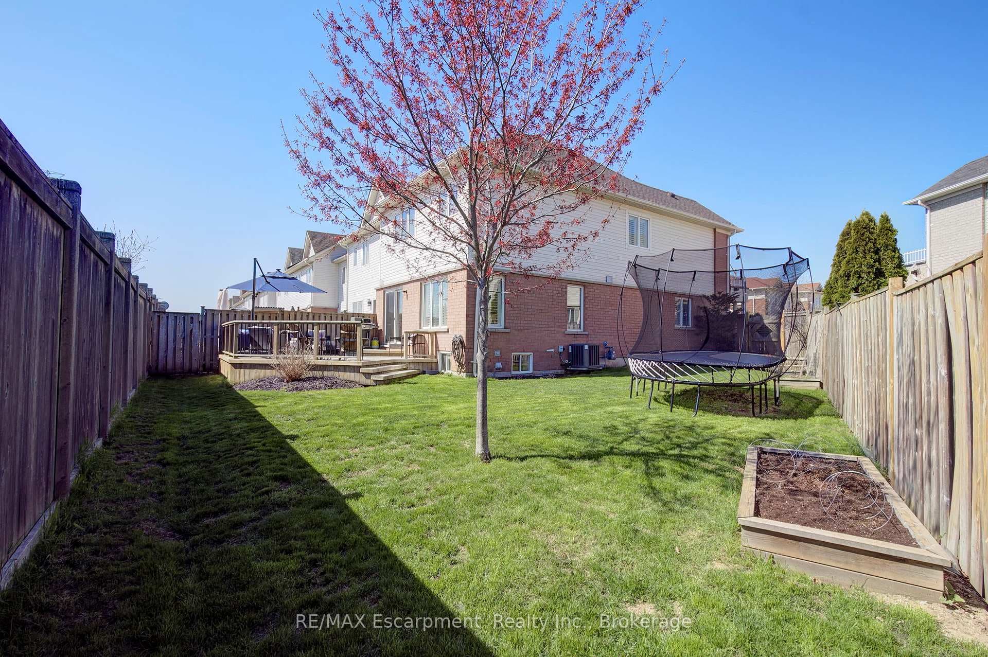 4868 Capri Crescent photo 45