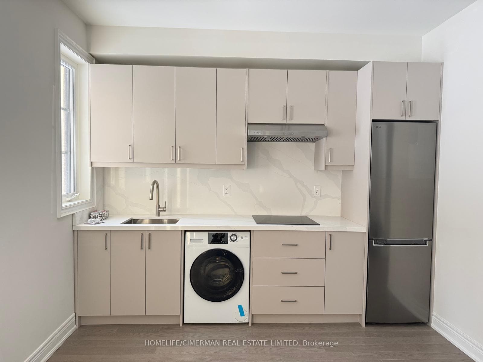 45 Donnacona Drive Unit Main Flr photo 3