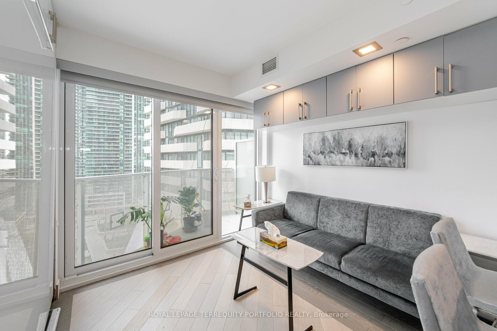 100 Harbour Street Unit 1205 photo 14