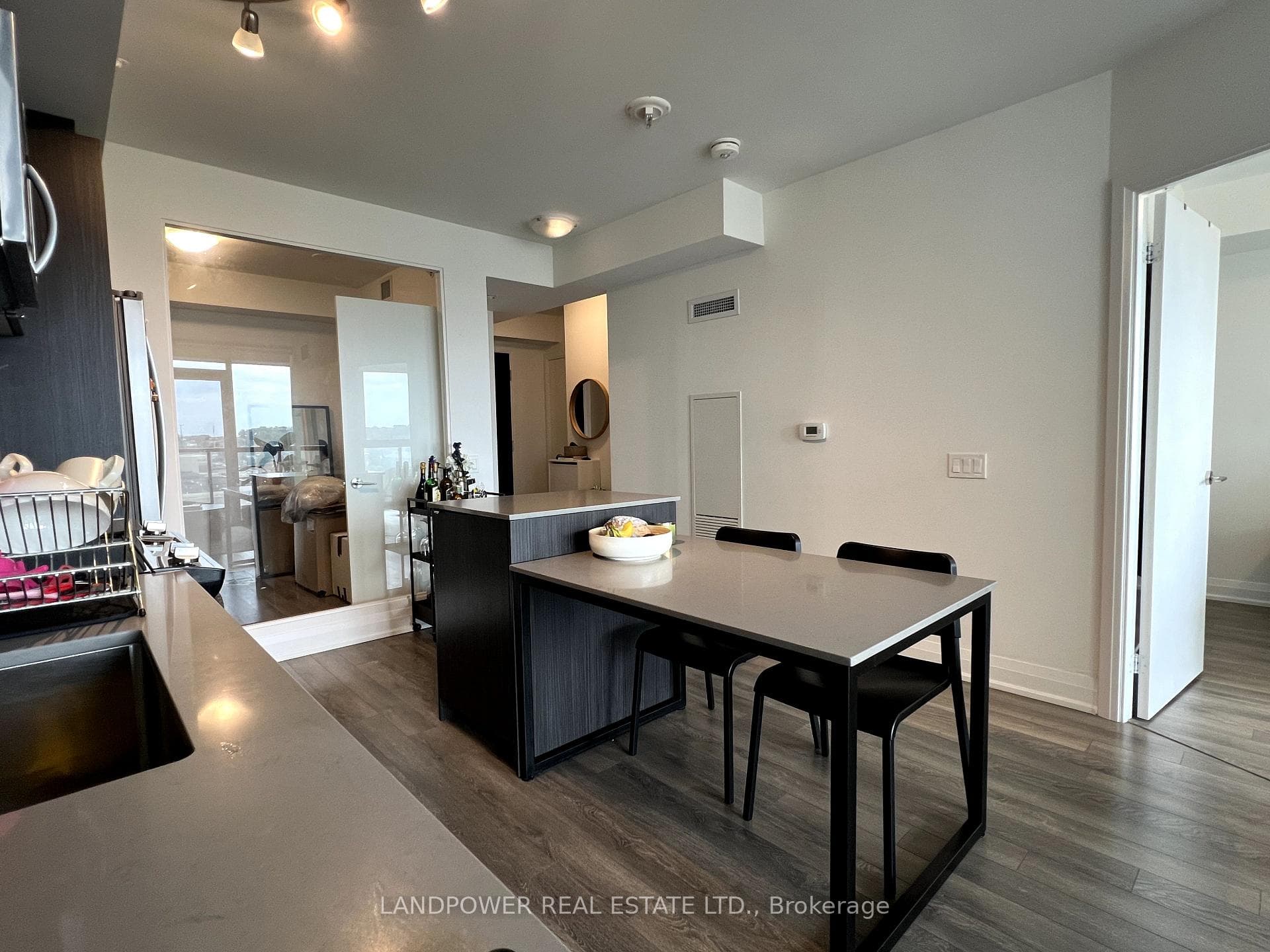 1461 Lawrence Avenue Unit 908 photo 14