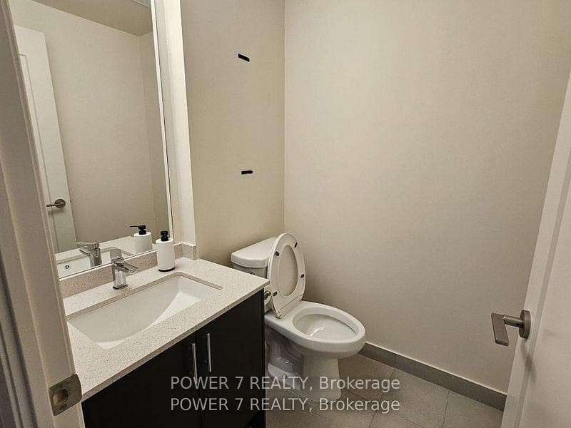 9000 Jane Street Unit 1620 photo 5