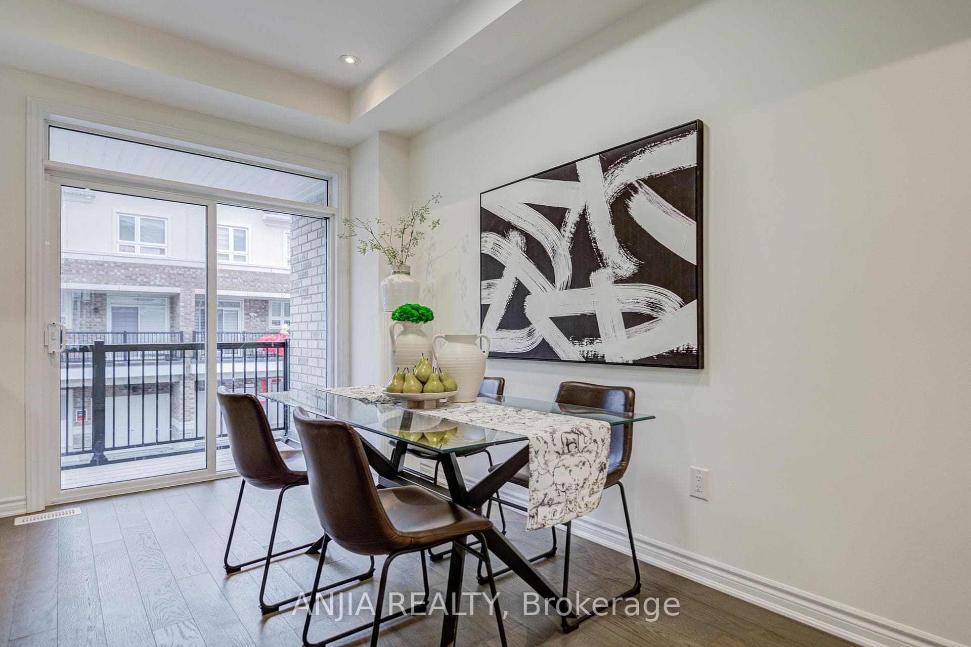 82 Chicago Lane photo 19