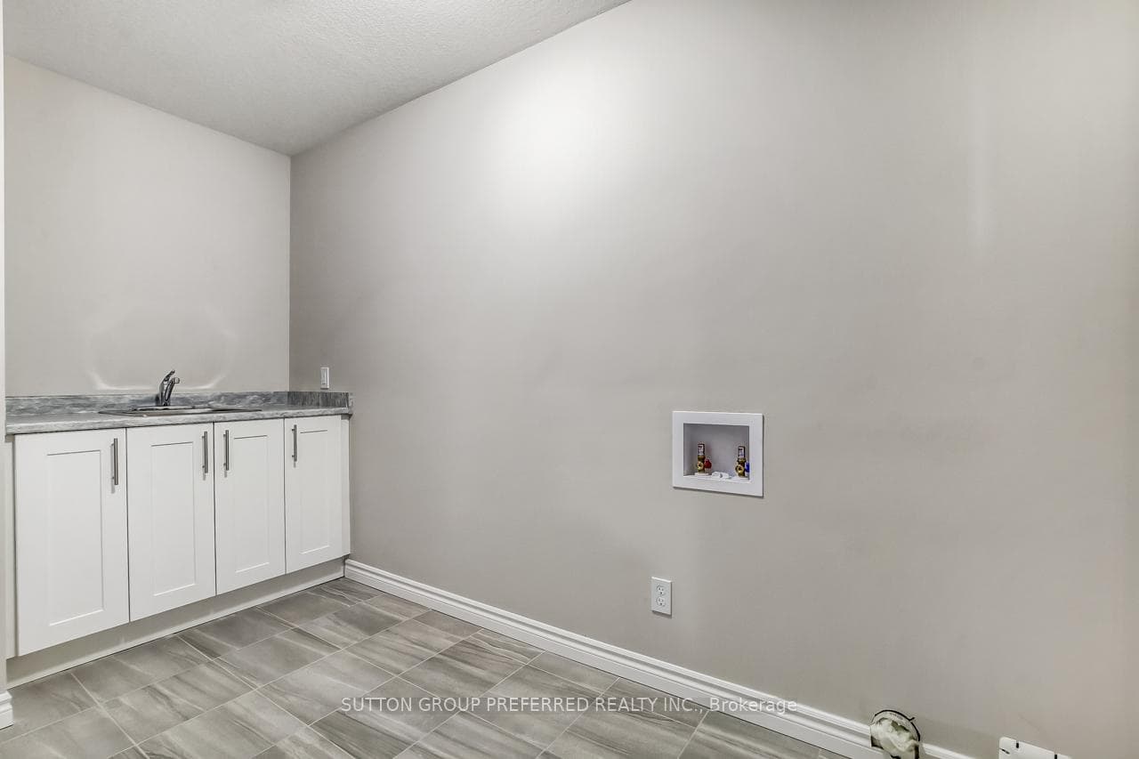 371 KENNINGTON Way photo 19