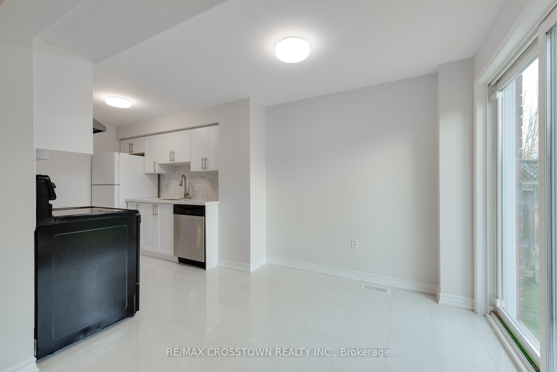 57 Lee Crescent photo 10