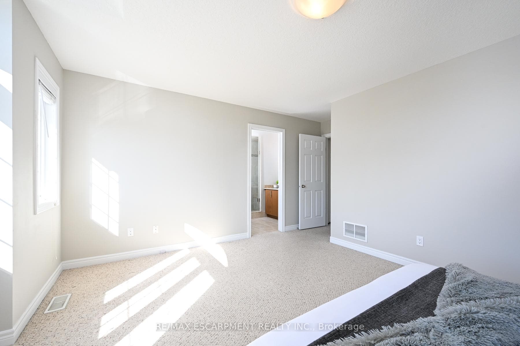 75 Galileo Drive photo 18