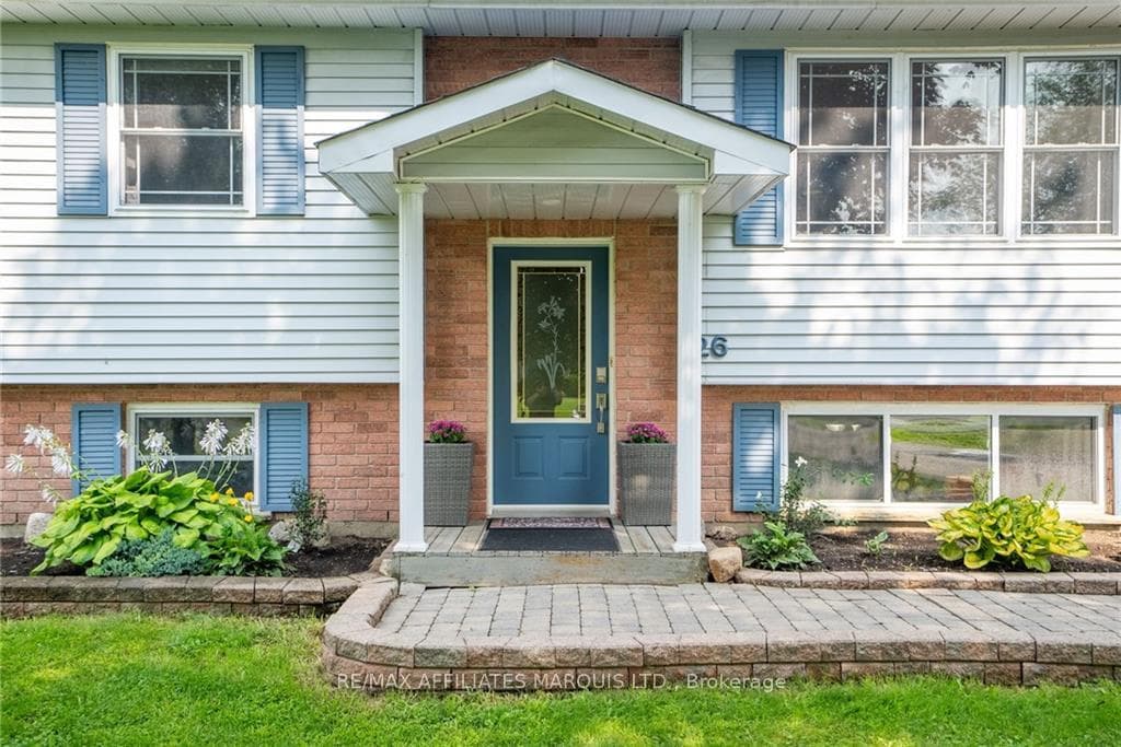 26 LOYALIST Crescent photo 2