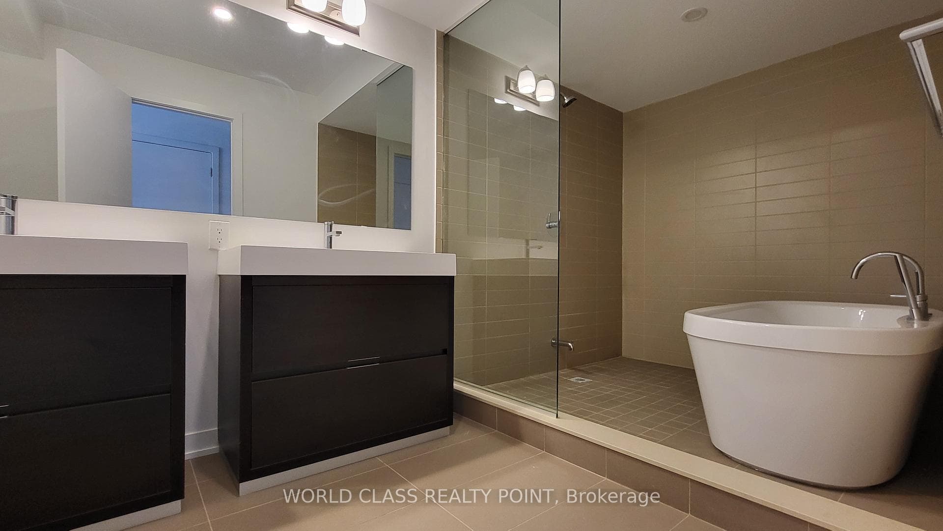 121 Green Gardens Boulevard photo 20
