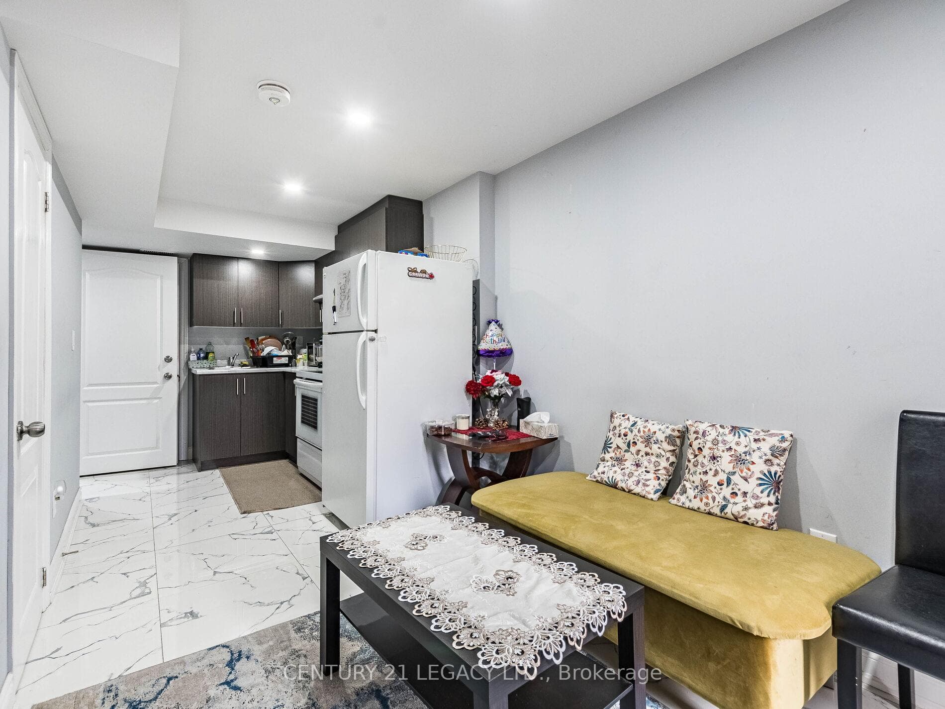 82 Monaco Court photo 32