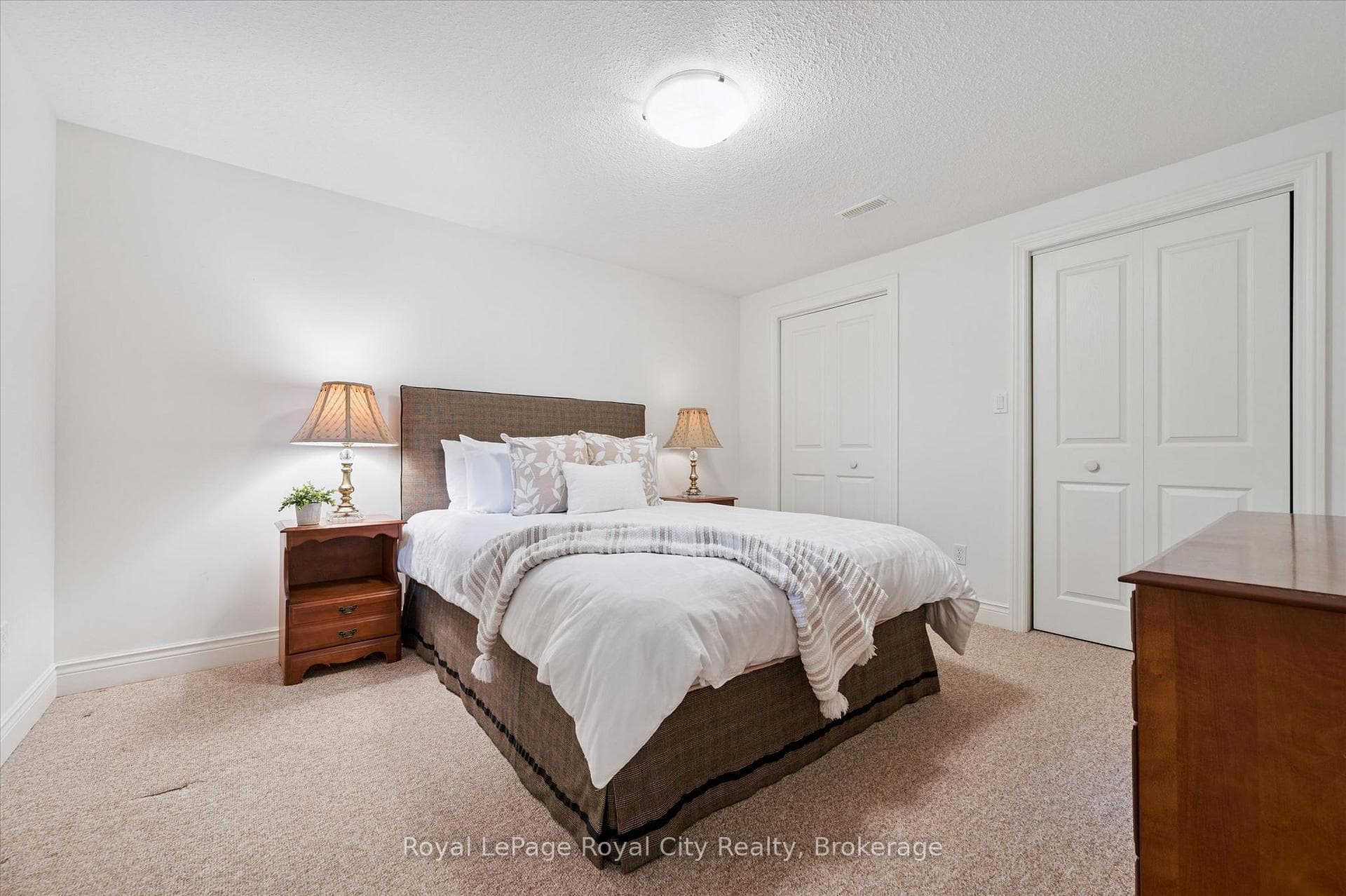 135 Hume Road photo 39