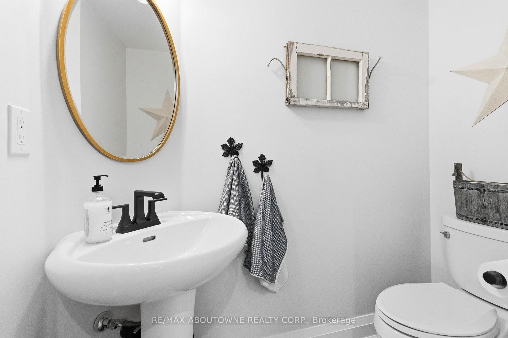2228 Jillian Lane photo 13