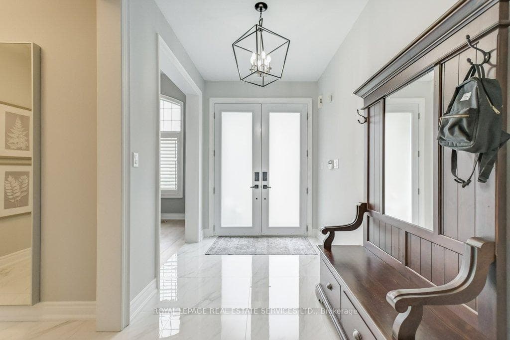 Elegant Front Foyer