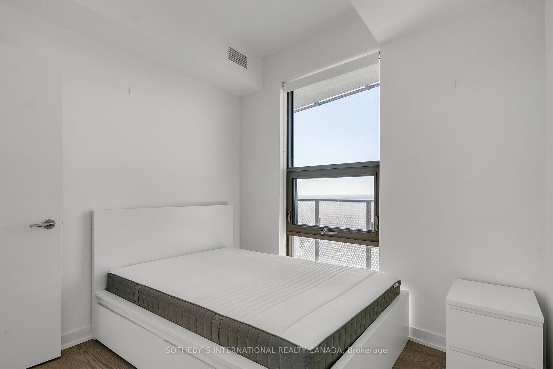 11 Wellesley Street Unit 5405 photo 24