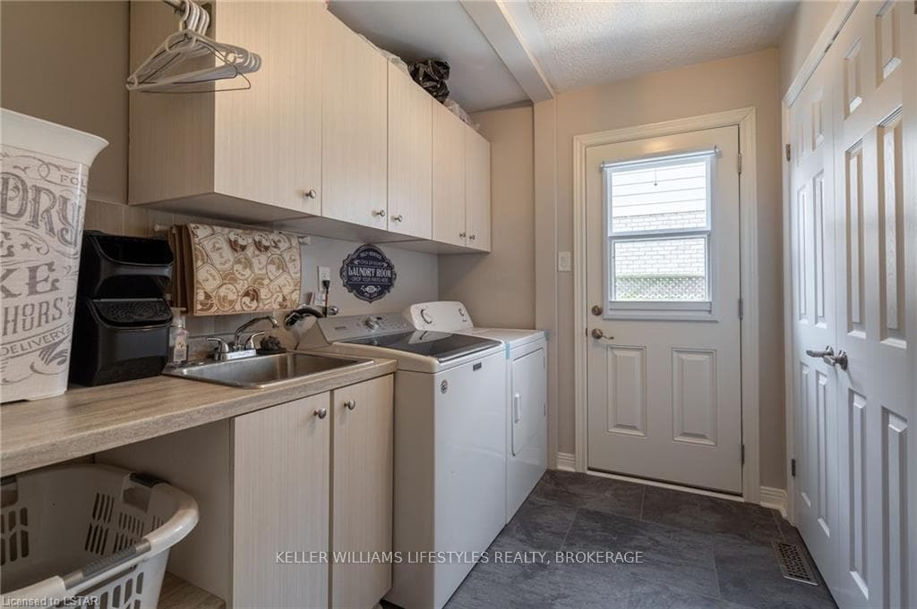 39 DEER VALLEY Crescent photo 18