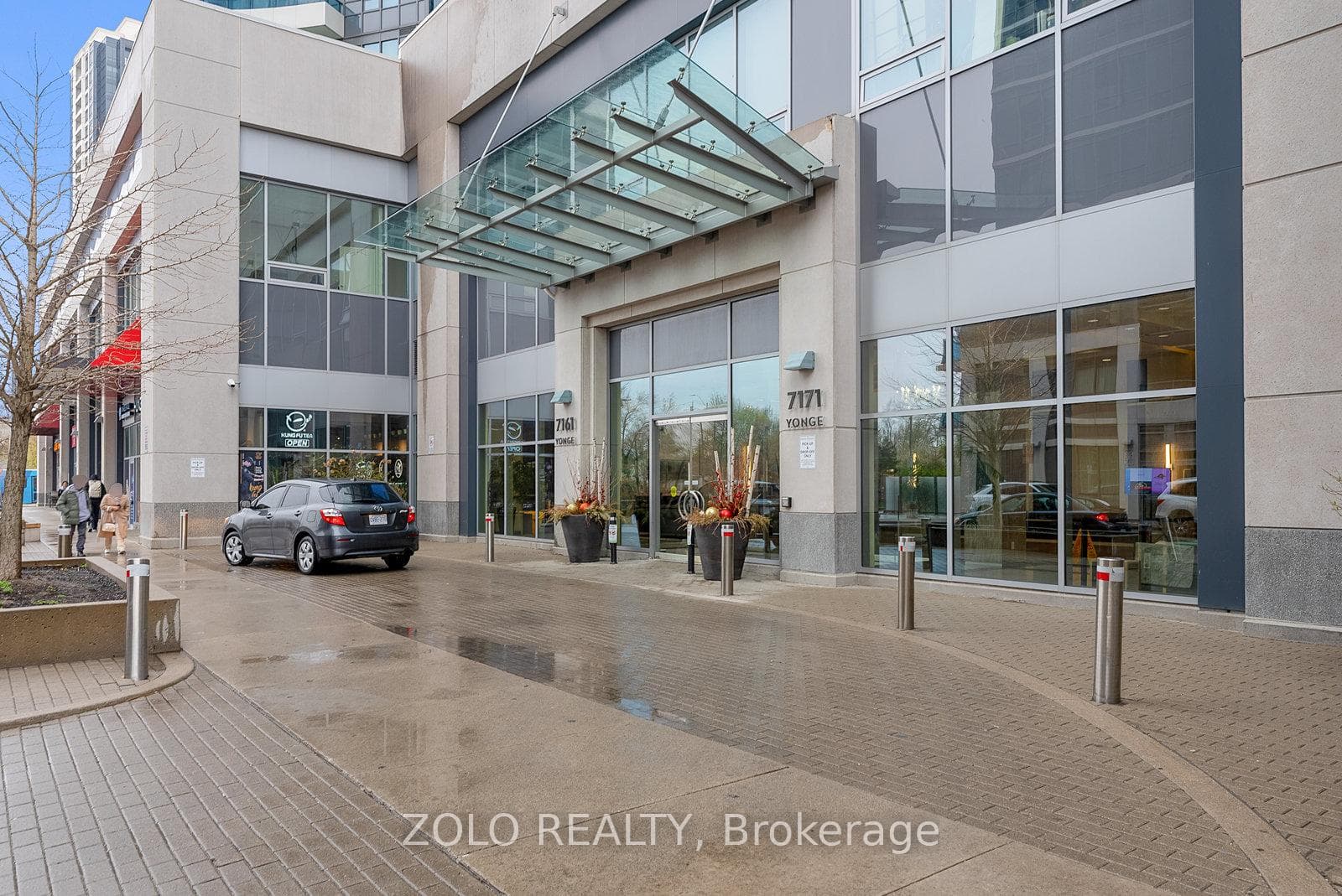 7171 Yonge Street Unit 1603 photo 2