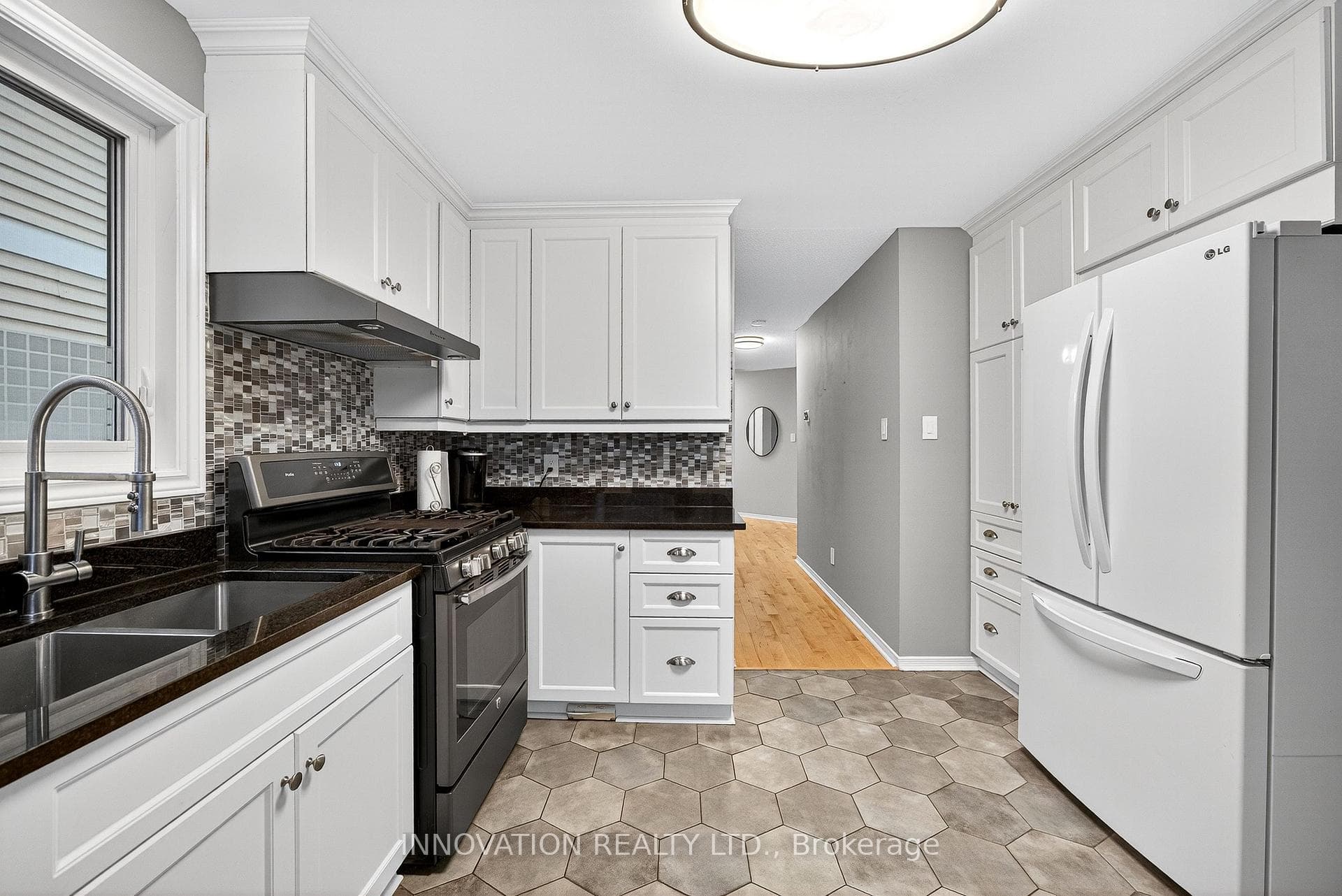 7 Hyannis Avenue photo 17