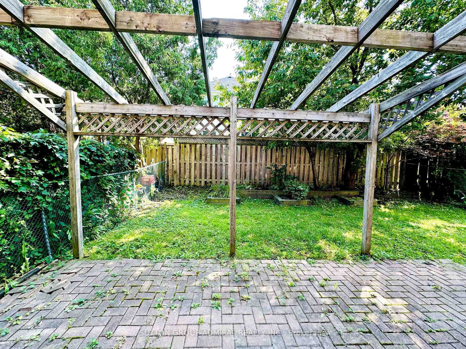 273 Spring Gate Boulevard photo 36