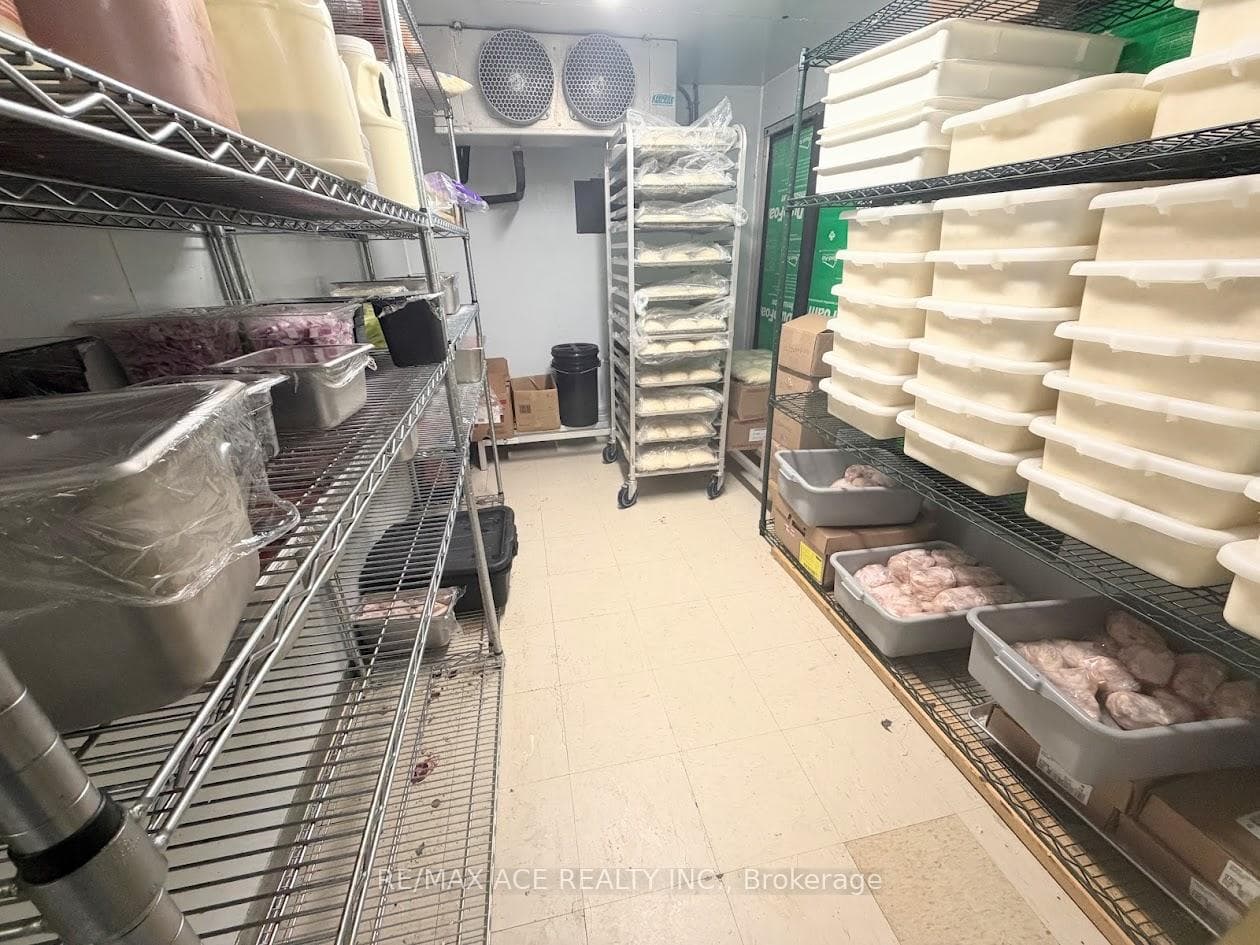 8278 Thorold Stone Road Unit UNIT 1A photo 9