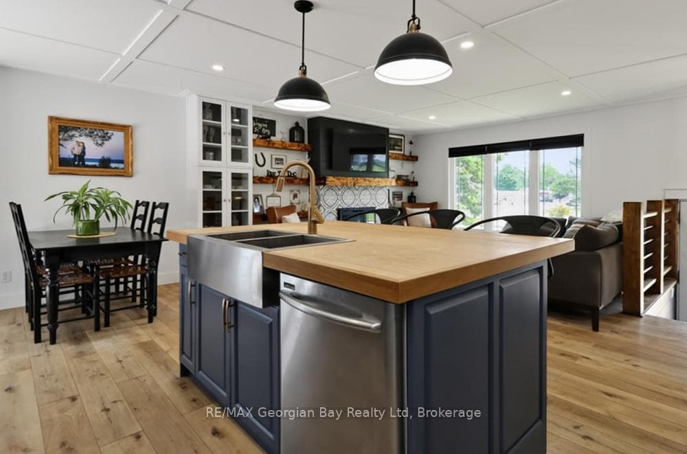 460 Athabaska Street photo 12