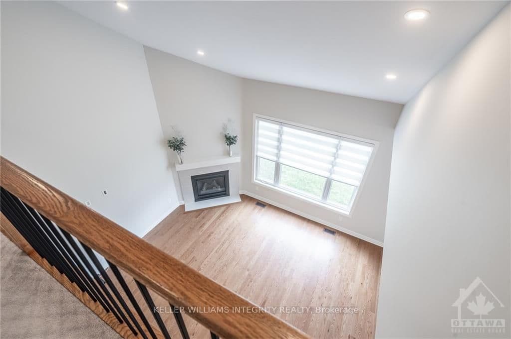 1100 BECKETT Crescent photo 16