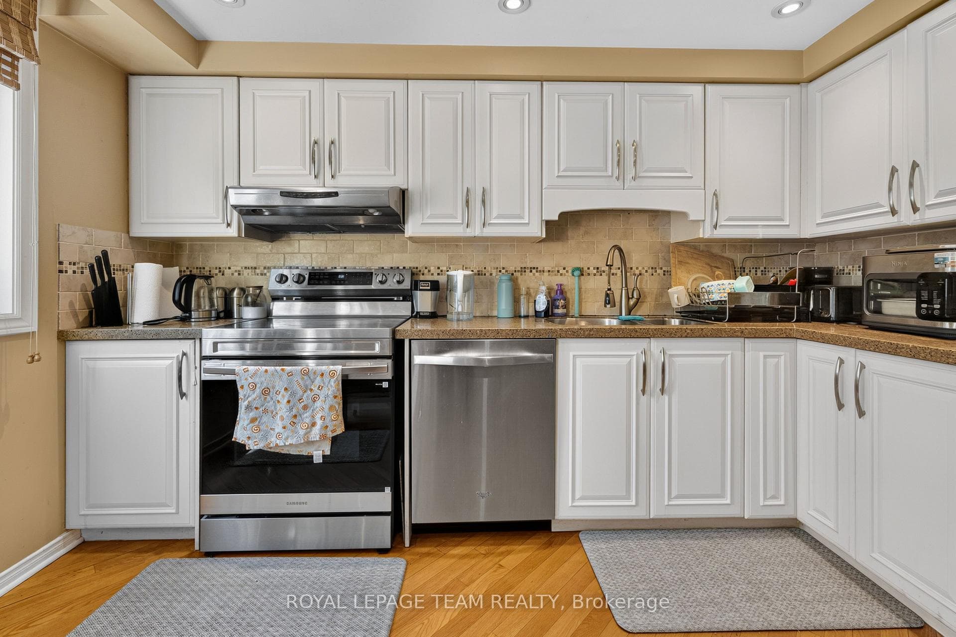 2086 Carling Avenue photo 13
