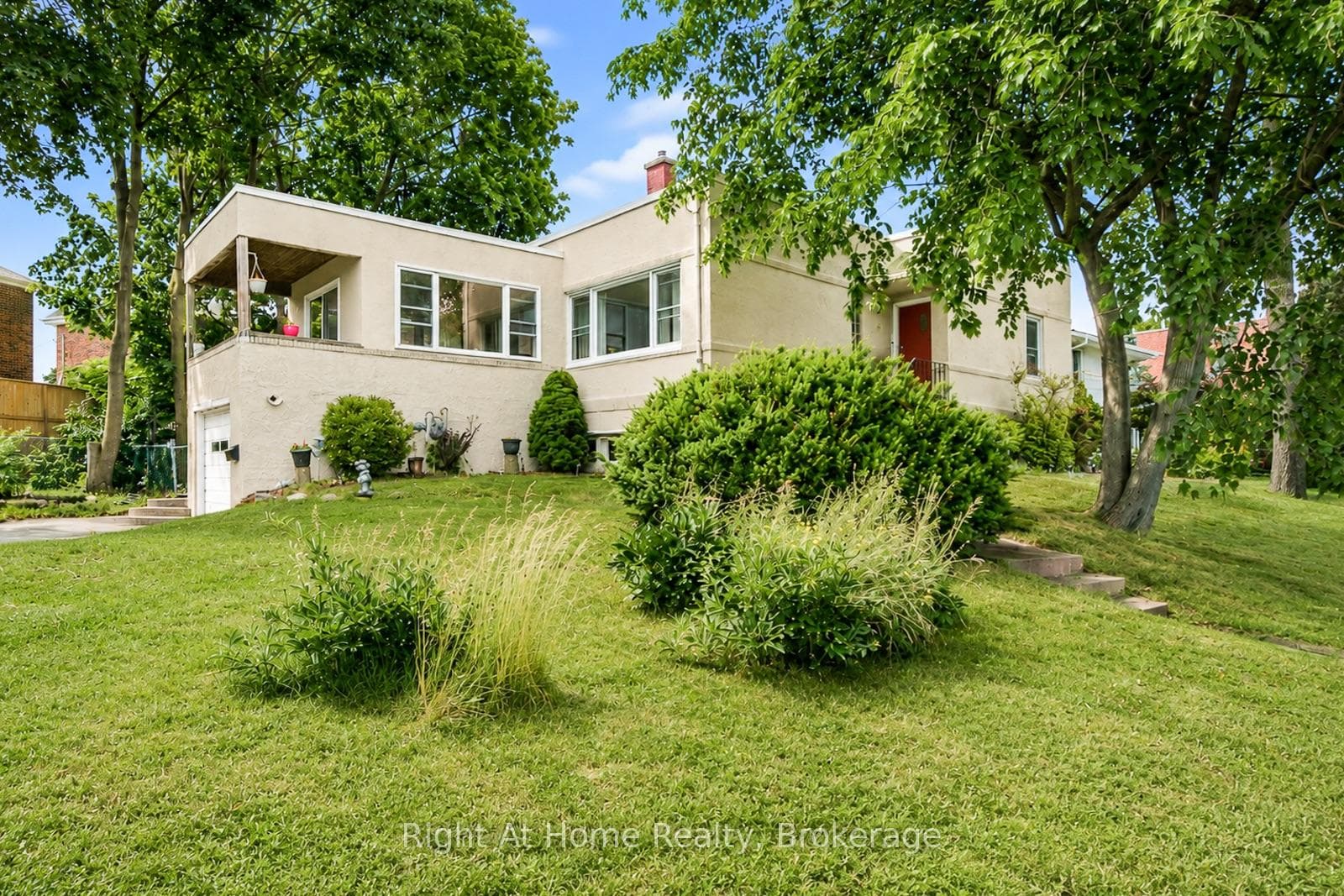 16 Oriole Park Avenue photo 1