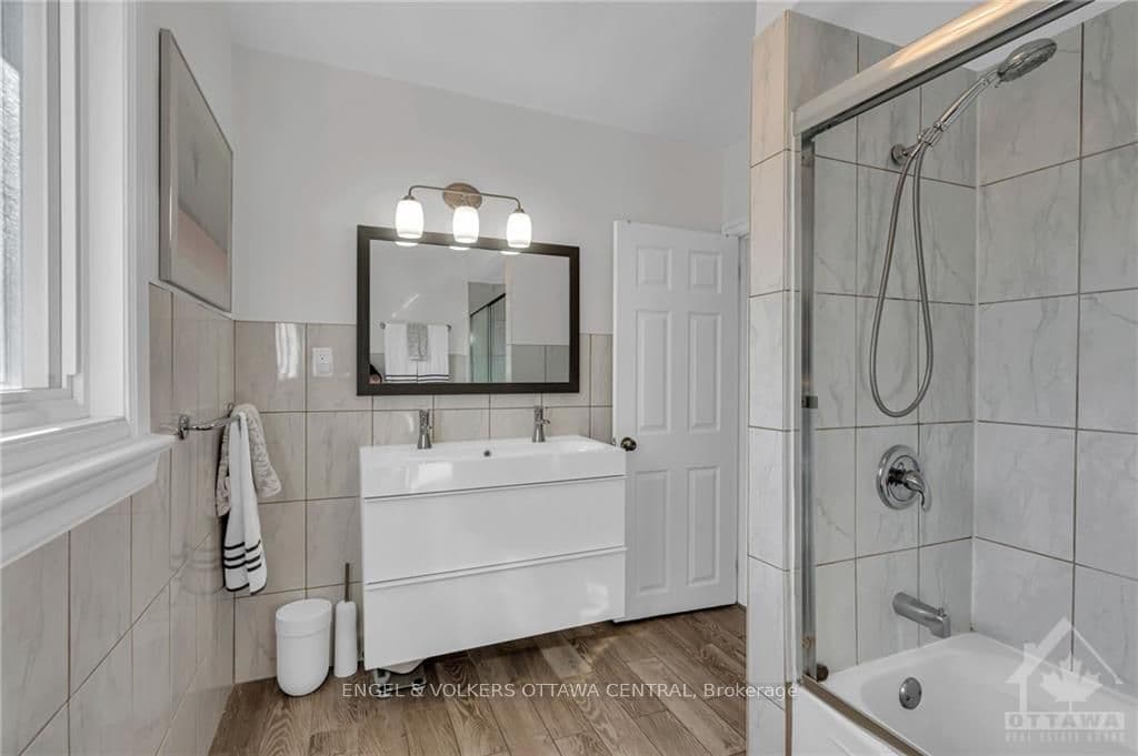 2041 ALTA VISTA Drive photo 16