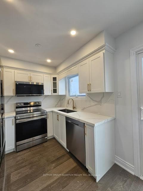 2084 Hunt Crescent photo 11