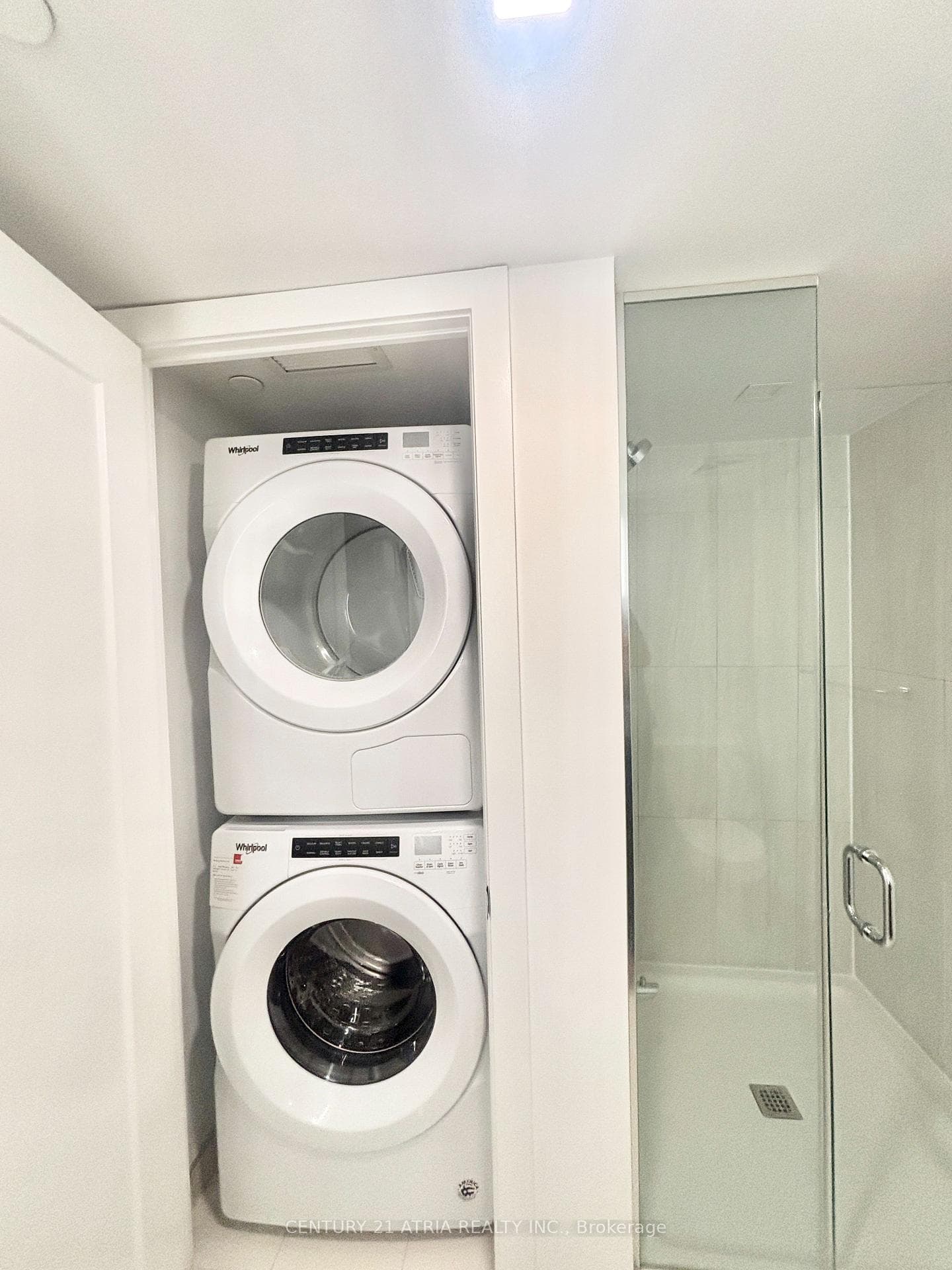 50 McCaul St Street Unit 811 photo 11