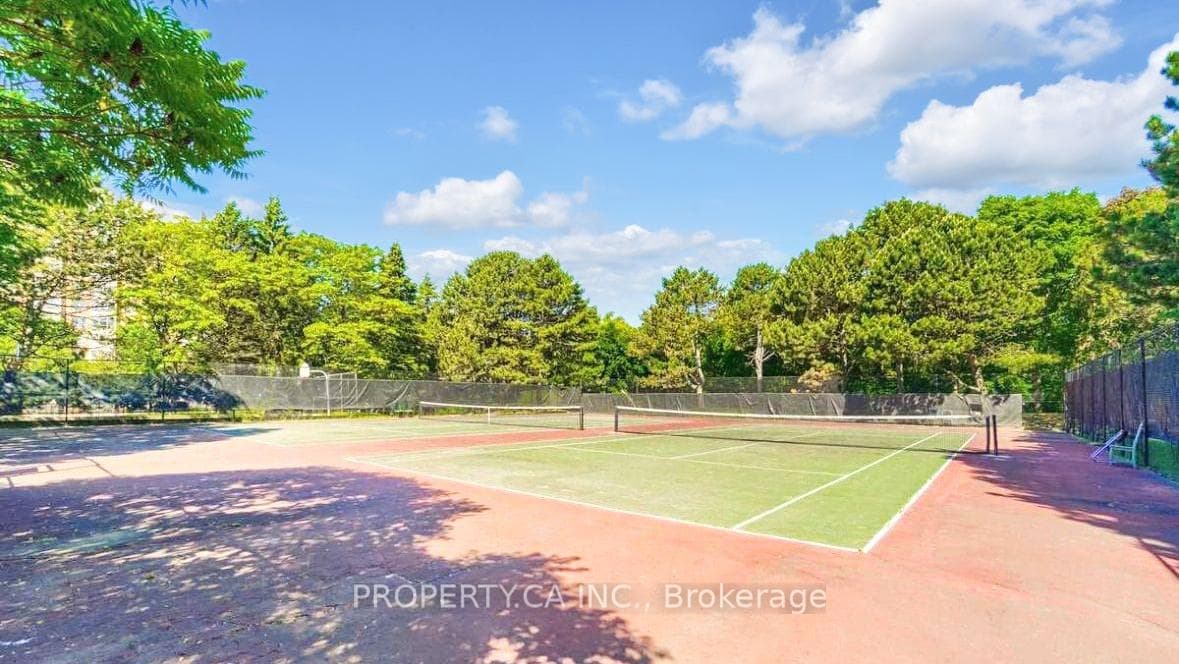 1535 Lakeshore Road Unit 305 photo 34