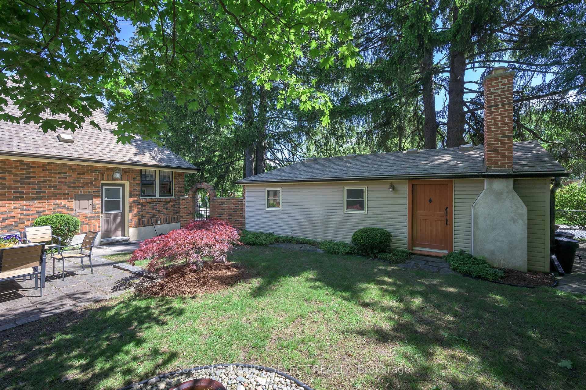 187 Devonshire Avenue photo 34