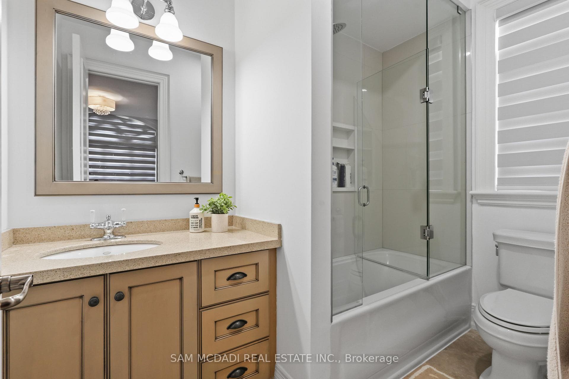 725 Queensway N/A photo 29